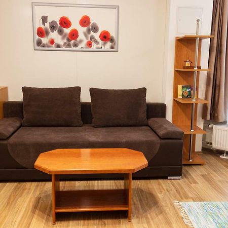 ケストヘイBasement Atrium Apartmanアパートメント エクステリア 写真