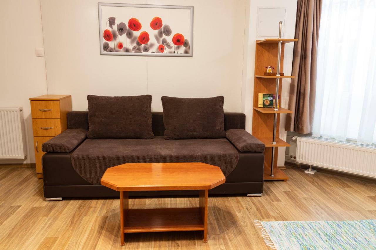 ケストヘイBasement Atrium Apartmanアパートメント エクステリア 写真