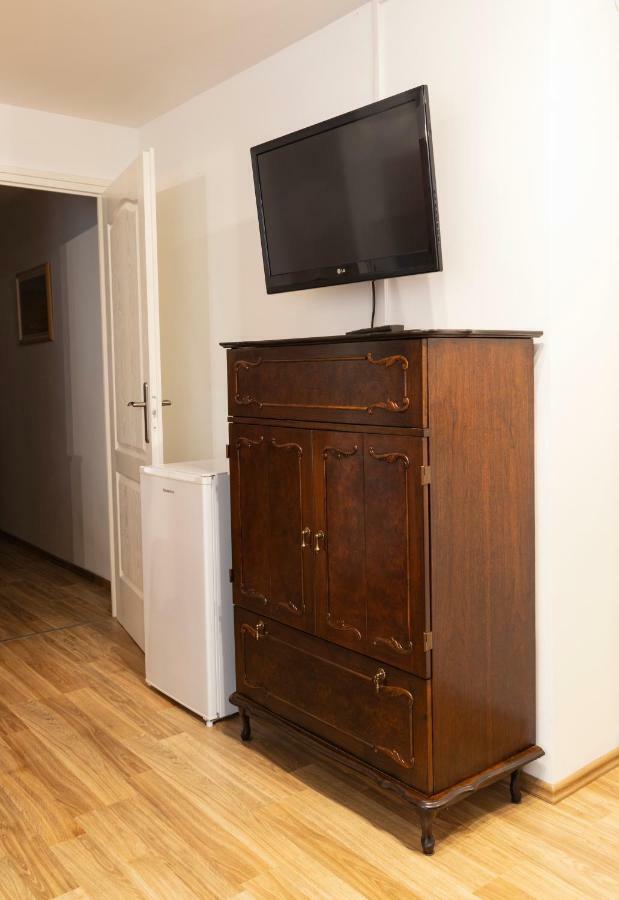 ケストヘイBasement Atrium Apartmanアパートメント エクステリア 写真